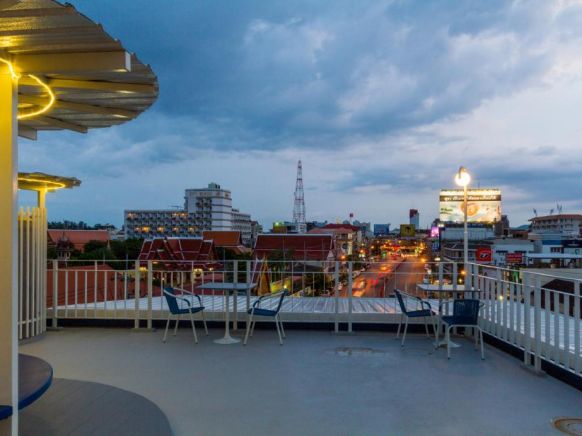 The Moon Hostel Huahin