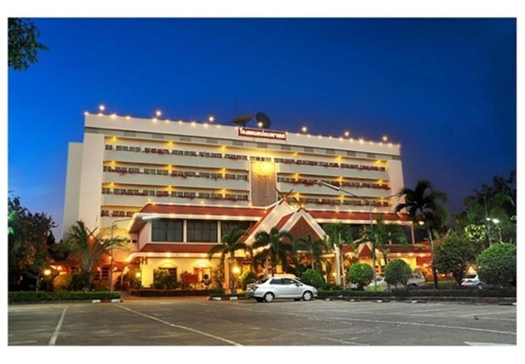 Отель Maeyom Palace Hotel, Пхрэ