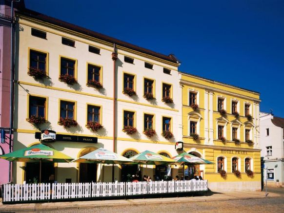 Hotel Praha, Броумов