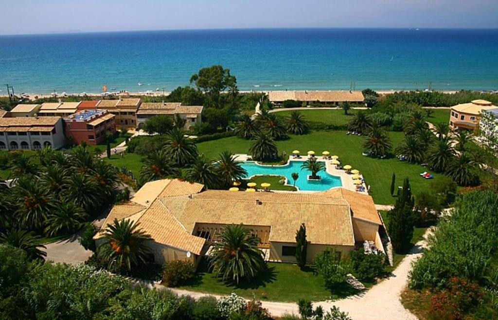 St.George's Bay Country Club & Spa, Ахарави