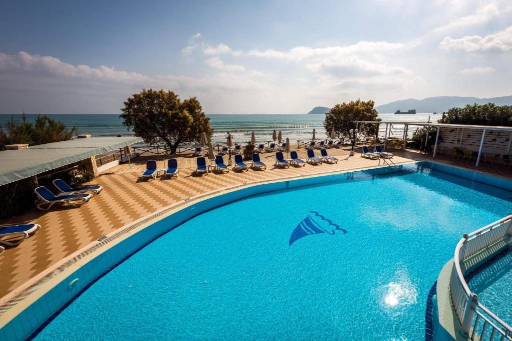 Mediterranean Beach Resort, Лаганас