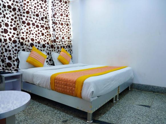Hotel NewTech Near New Delhi Railway Station