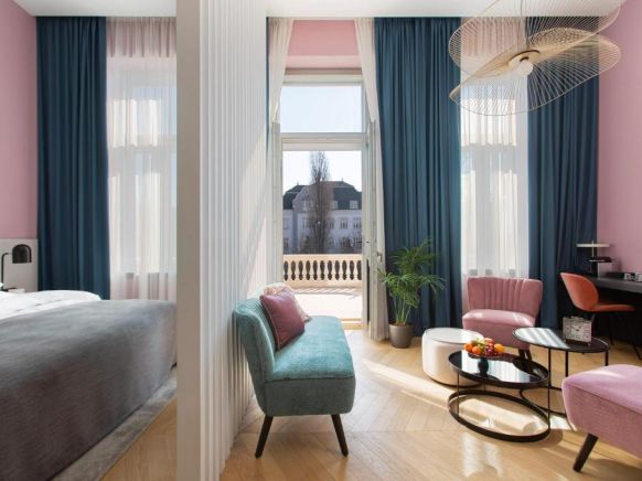 Alice Hotel
