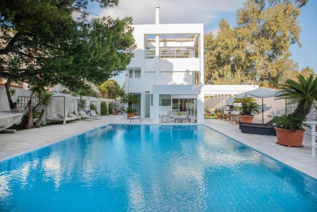 Perfect Athenian Villa, Афины
