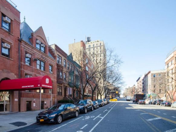 Jazz on the Park Youth Hostel