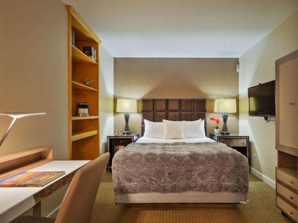 The Carvi Hotel New York, Ascend Hotel Collection