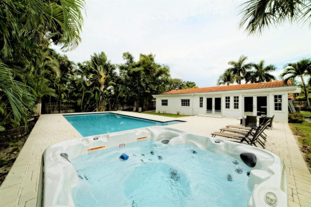 Casa Ria Luxury House & Private Pool, Майами