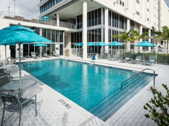 DoubleTree by Hilton Miami Doral, Майами