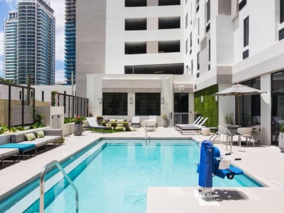 Hampton Inn & Suites Miami Wynwood Design District, FL, Майами