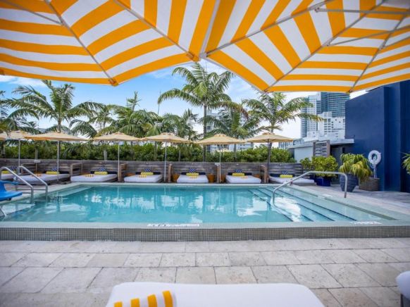 Catalina Hotel & Beach Club