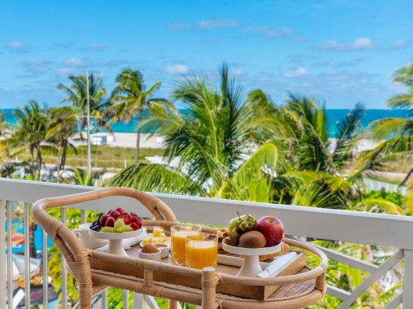 The Savoy Hotel & Beach Club, Майами-Бич