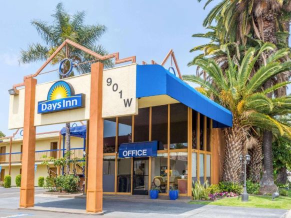 Days Inn by Wyndham Los Angeles LAX/VeniceBch/Marina DelRay, Лос-Анджелес