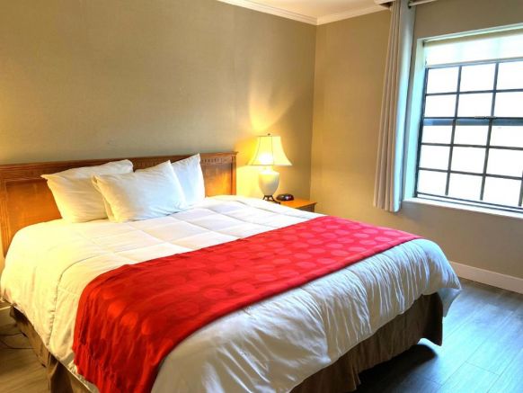 Ramada by Wyndham Los Angeles/Wilshire Center