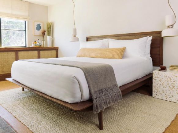 Silver Lake Pool & Inn