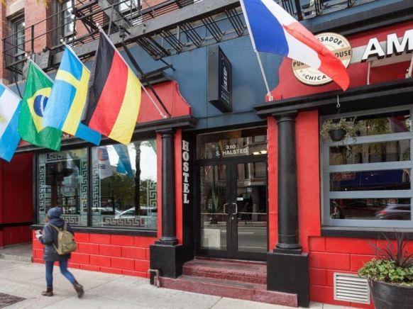 Chicago Parthenon Hostel, Чикаго