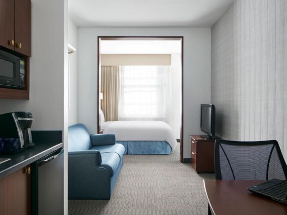 Club Quarters Hotel, Wacker at Michigan