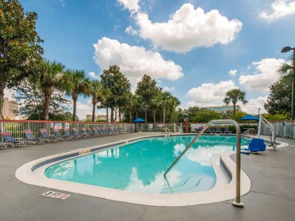 Comfort Inn & Suites Near Universal Orlando Resort-Convention Ctr