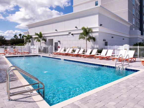 Holiday Inn & Suites Orlando International Drive South, an IHG Hotel