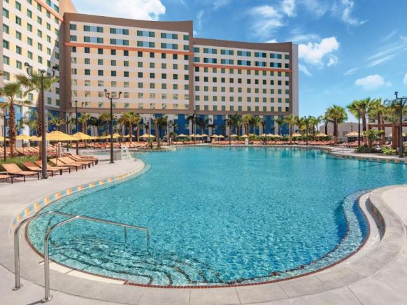Universal’s Endless Summer Resort – Dockside Inn and Suites