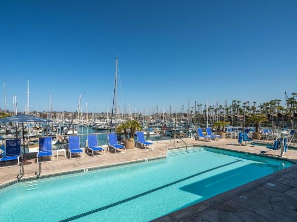 Bay Club Hotel and Marina, Сан-Диего