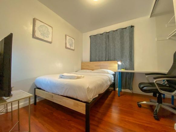 #62/Private and Bright Room with one Queen Bed