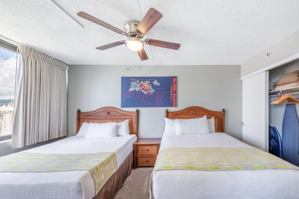 Deluxe Studio Condos Near Waikiki Beach - Free parking & outdoor pool, Гонолулу