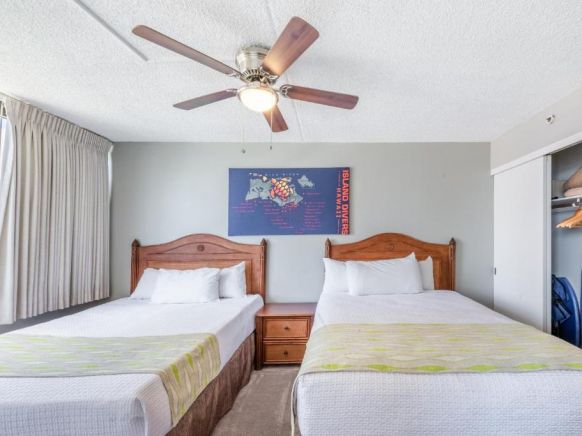 Deluxe Studio Condos Near Waikiki Beach - Free parking & outdoor pool, Гонолулу