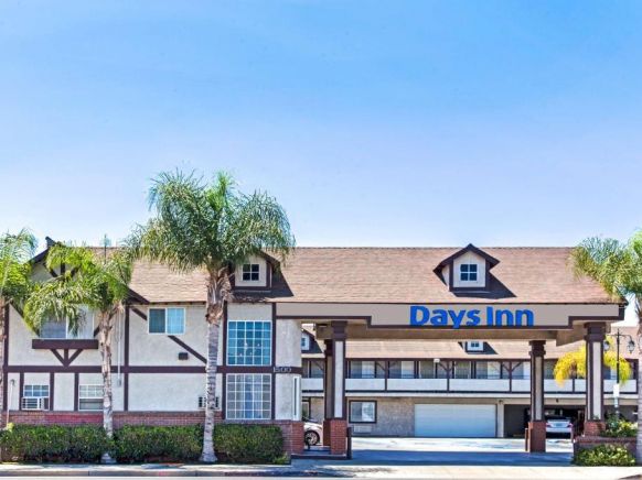 Days Inn by Wyndham Long Beach City Center, Лонг-Бич