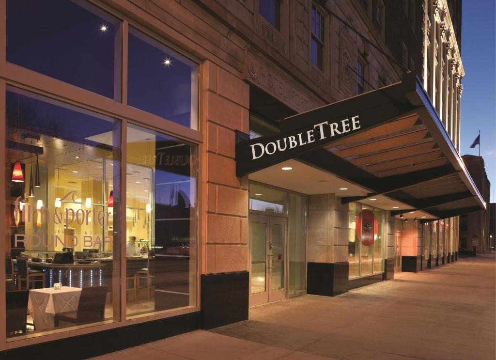 DoubleTree Suites by Hilton Detroit Downtown - Fort Shelby, Детройт