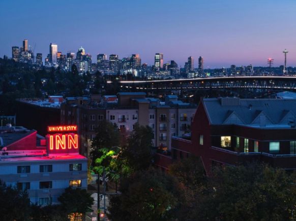 Staypineapple, University Inn, University District Seattle