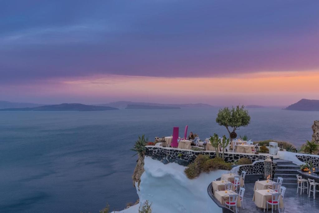 Andronis Luxury Suites, Оя