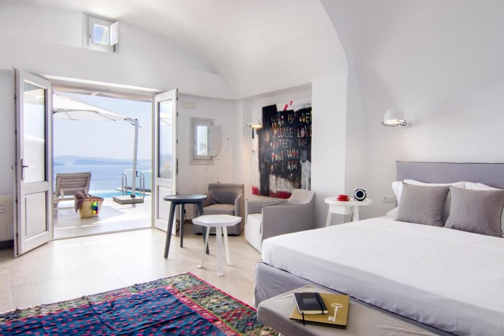 Santorini Secret Suites & Spa, Оя
