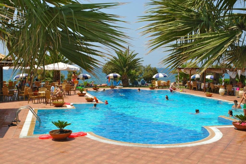 Hotel Oasis, Кипарисия