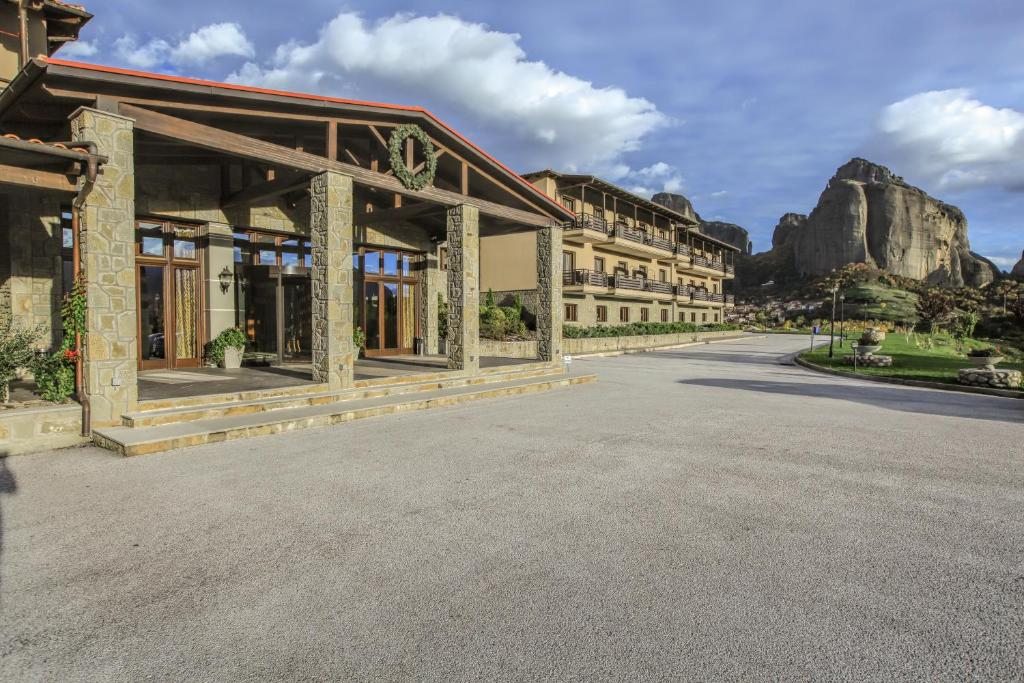 Grand Meteora Hotel, Калампака
