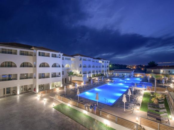 Azure Resort & Spa, Циливи