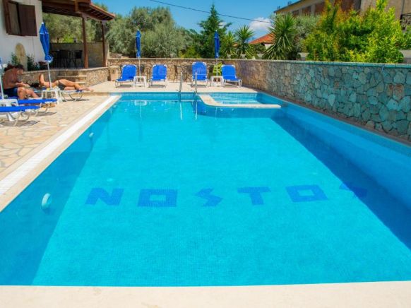 Hotel Nostos, Нидри
