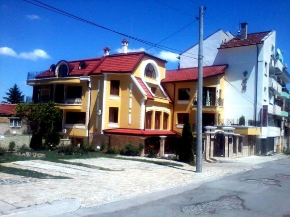 Отель Hotel Rai, Шумен