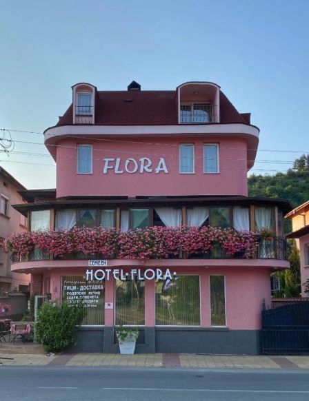 Family Hotel Flora, Златоград