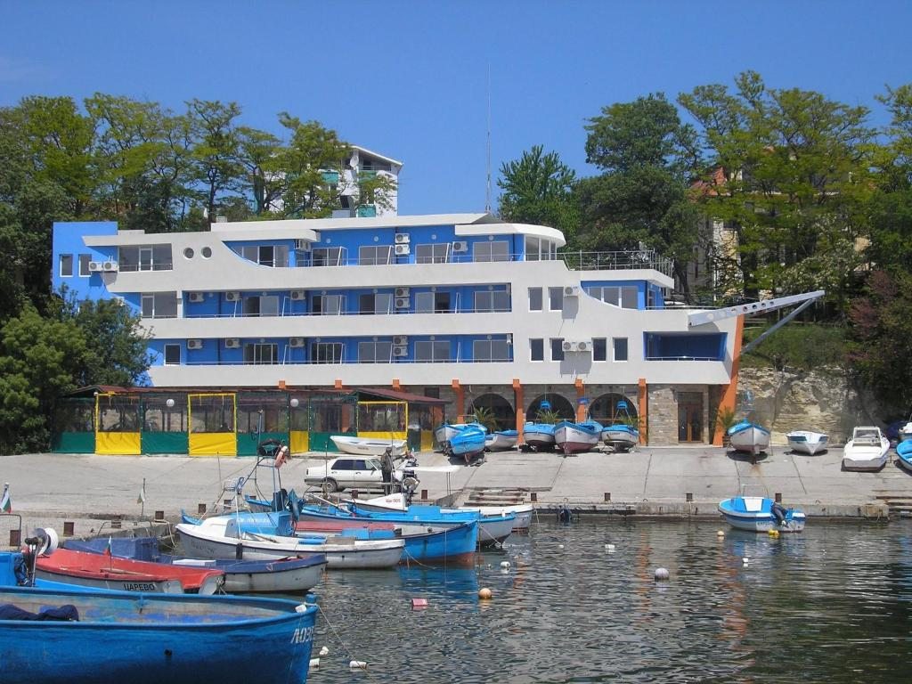 Ribarska Sreshta Family Hotel, Царево (Южный регион)