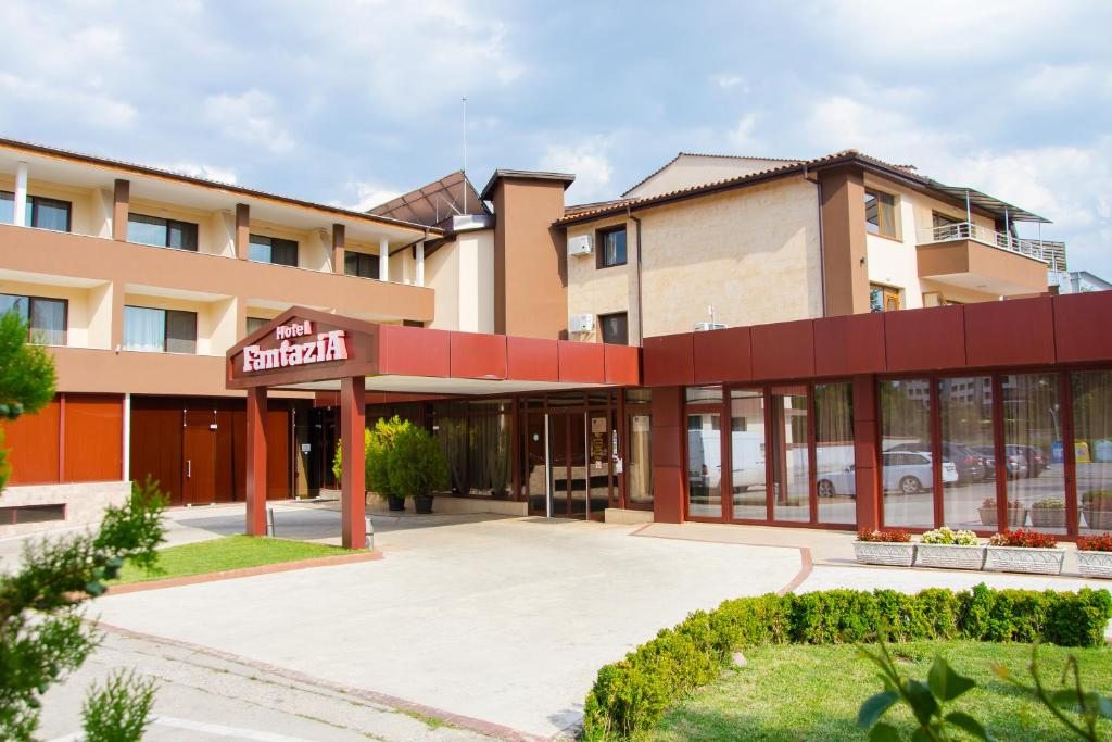 Отель Hotel Fantazia, Хасково