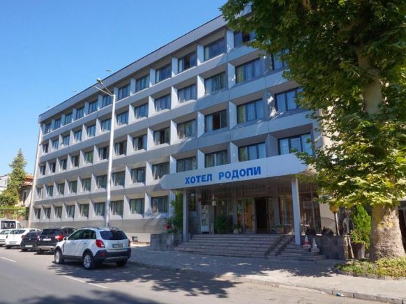 Отель Rodopi Hotel, Хасково