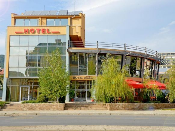 Отель Dream Hotel, Сливен