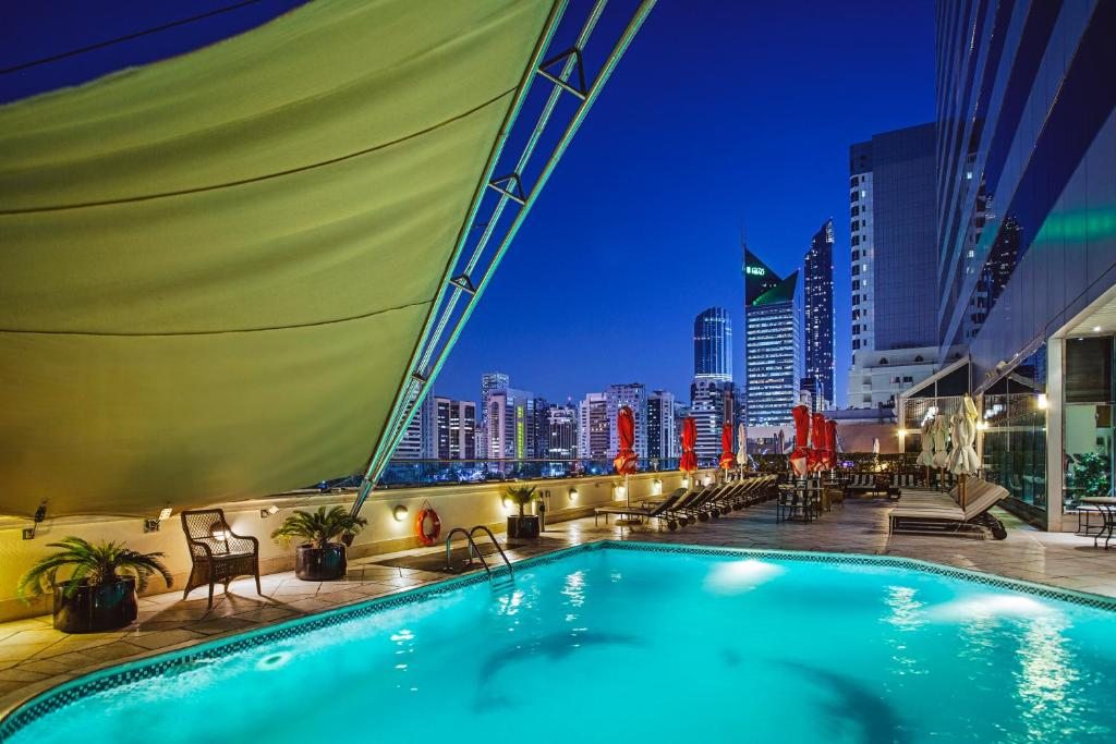 Отель Corniche Hotel Abu Dhabi, Абу-Даби