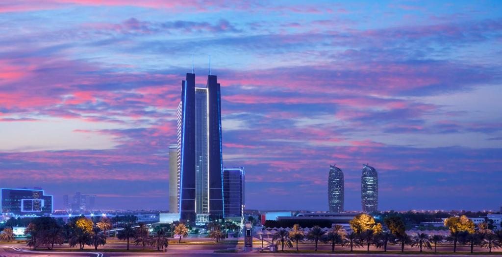 Отель Dusit Thani Abu Dhabi, Абу-Даби