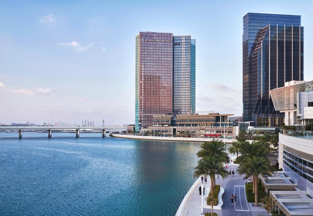 Отель Four Seasons Hotel Abu Dhabi at Al Maryah Island, Абу-Даби
