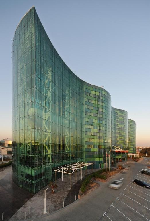 Отель Hilton Capital Grand Abu Dhabi, Абу-Даби