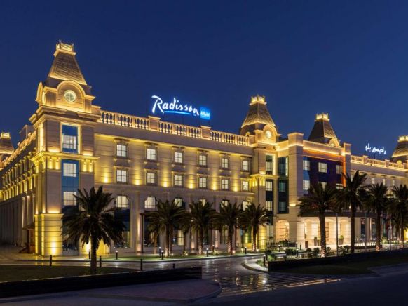 Отель Radisson Blu Hotel, Ajman