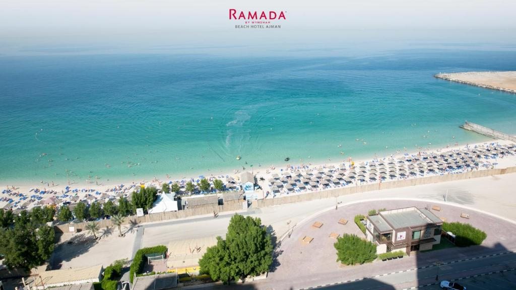 Отель Ramada Beach Hotel Ajman, Аджман