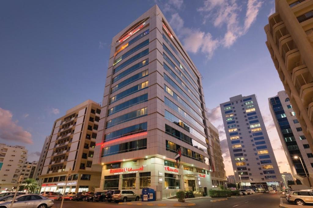 Отель Ramada Downtown Abu Dhabi, Абу-Даби
