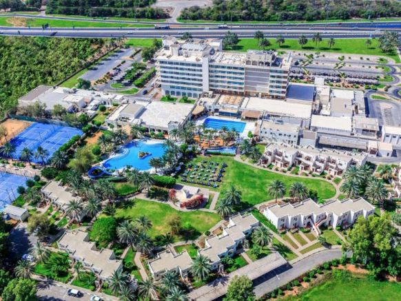 Курортный отель Hilton Al Ain, Аль-Айн